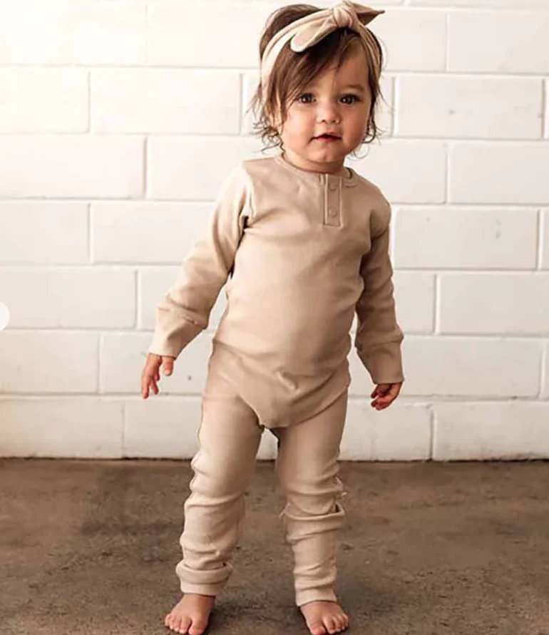 Snuggle Hunny Topknot | Pebble - Image 3
